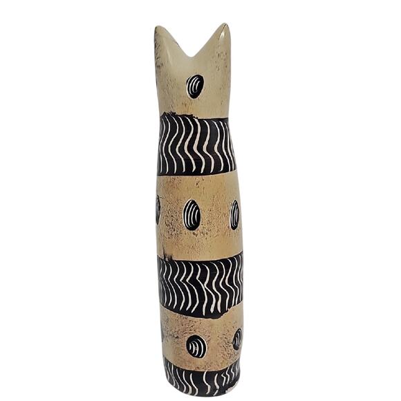 Vintage Signed Hand Carved Hand Painted Soapstone Black and Cream Cat Figurine - Picture 3 of 6